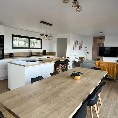 Maison Ty Loki - Vue Mer, 400m De La Holiday home Locquirec